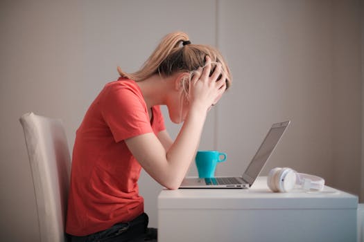 student studying with flashcards